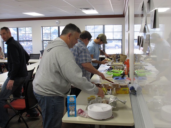 600_Thanksgiving Meal.jpg